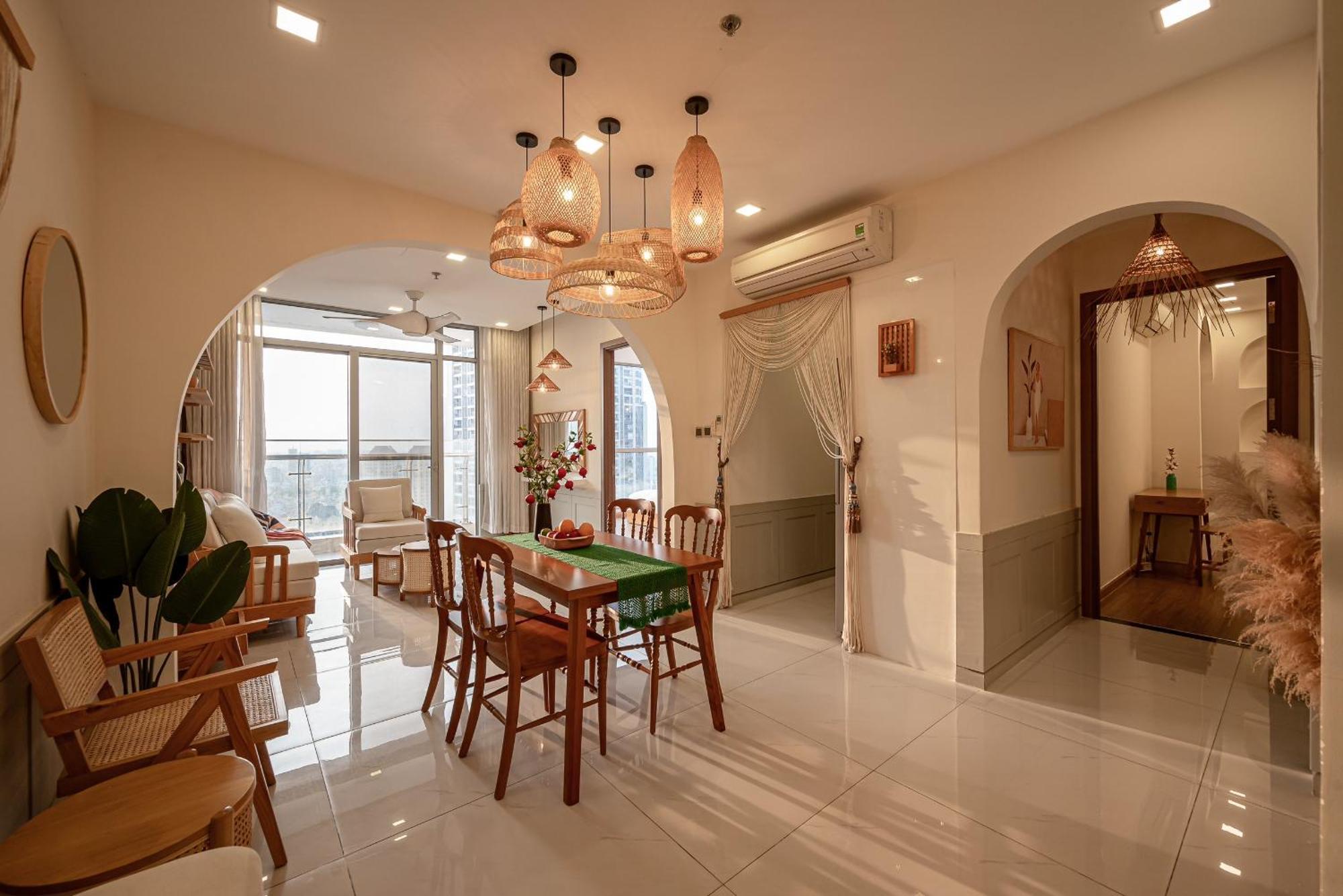 Apartment In Landmark-vinhome Park By Yen *
